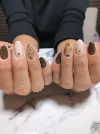 ネイル  SOLEIL 小玉の眉毛・アイブロウイメージ