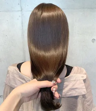 ロング カラー キッズ 透明感/オリーブ/ グレージュ/YUKAのヘアスタイル