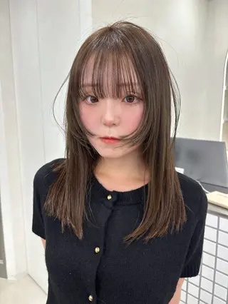 ミディアム カラー ユズキ/大人可愛い♡ レイヤーstyleのヘアスタイル