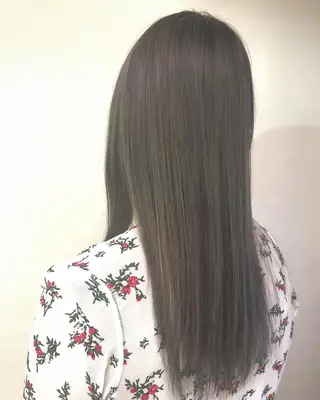 ロング カラー 齋藤 咲のヘアスタイル