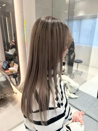 ロング カラー 幡野 葵のヘアスタイル