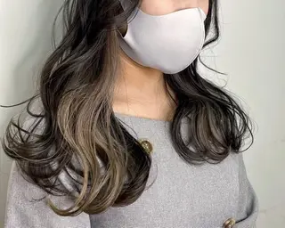 セミロング カラー コテ巻き風パーマ 韓国風パーマ 無重力のヘアスタイル