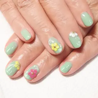 ネイル 山田 麻衣のネイルデザイン