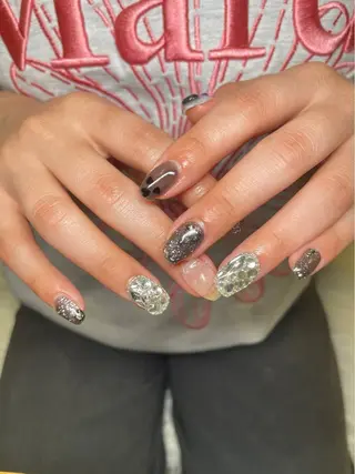 ネイル 楢本 彩耶のネイルデザイン