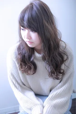 ロング 伊藤 裕貴のヘアスタイル