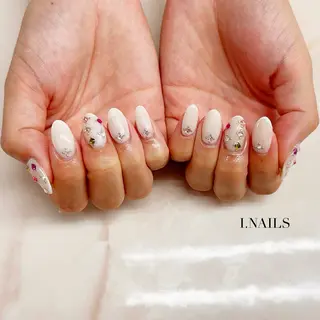 ネイル アイネイルズ所属・早川 梓のネイルデザイン