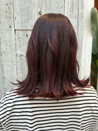 ミディアム カラー 佐藤 琴海のヘアスタイル