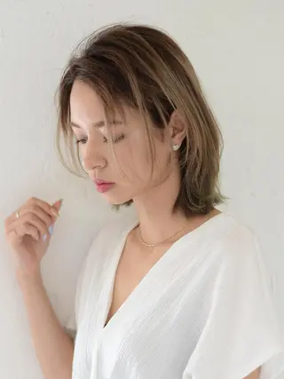 ミディアム カラー 戸村 世奈のヘアスタイル