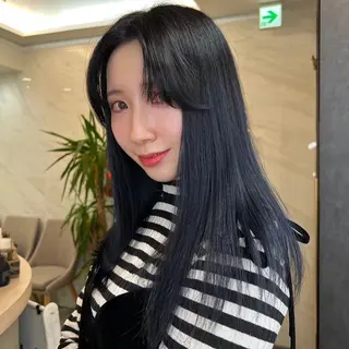 セミロング SHIN レイヤー‪‪カットのヘアスタイル