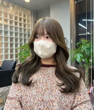 ロング カラー moe🎀 透明感カラーのヘアスタイル