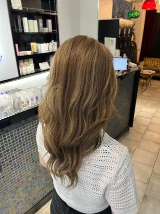 ロング カラー/アイリスト 麻優のヘアスタイル