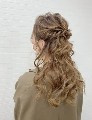 ヘアアレンジ GRANLUSSO 〜グランルッソ駅前店所属・木口 嘉美のヘアスタイル