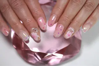 ネイル ママリンド　志村坂上店所属・しみ えんのネイルデザイン