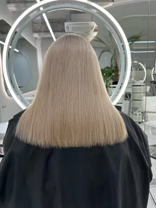 ミディアム ハイトーンボブ Mizuki.のヘアスタイル