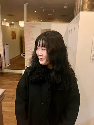 セミロング パーマ 佐々木 優衣のヘアスタイル