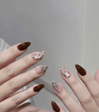 ネイル T. Leeのネイルデザイン