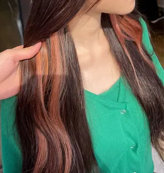 カラー イシイ ハルナ 🤍のヘアスタイル