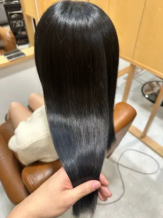 カラー 岡嶋 陸のヘアスタイル