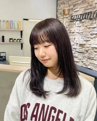 ロング 秋山 智香のヘアスタイル