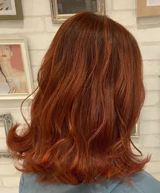 セミロング カラー 石崎 真維のヘアスタイル