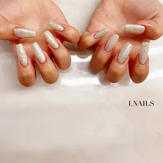 ネイル アイネイルズ所属・早川 梓のネイルデザイン