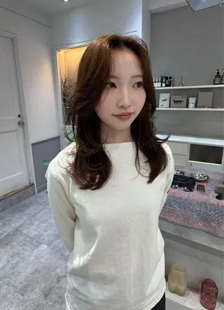 ミディアム sliver siki・ayanaのヘアスタイル