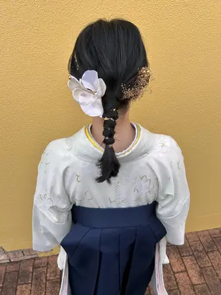 セミロング ヘアアレンジ ライト写真場所属・タニモト ユイのヘアスタイル