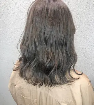 セミロング AKANE 【zina新宿】のヘアスタイル