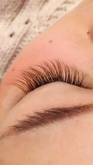 マツエク・マツパ 中野 里咲のヘアスタイル