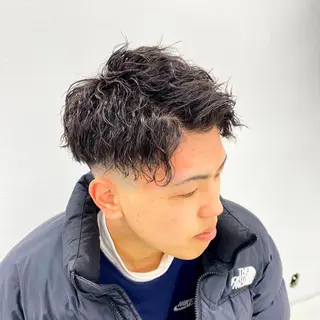 ショート パーマ 豊崎 佑輔のヘアスタイル