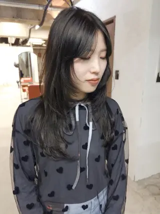 ロング KVELL ユナのヘアスタイル