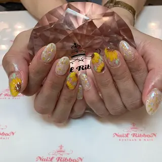 ネイル ネイルリボン 受付スタッフのネイルデザイン