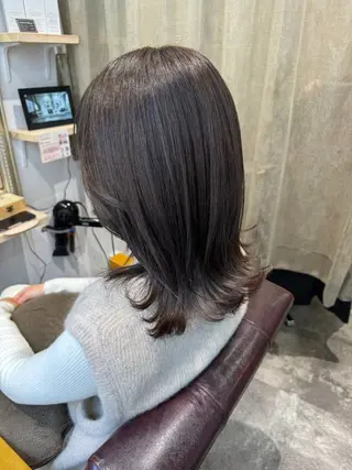 セミロング カラー est-r. Hinanoのヘアスタイル