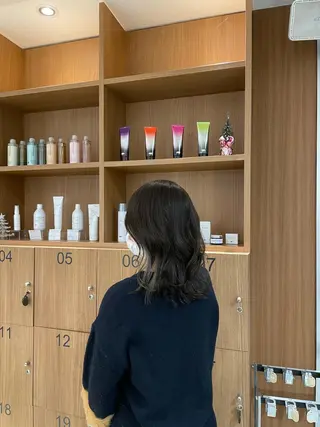 セミロング カラー 平井 真由のヘアスタイル