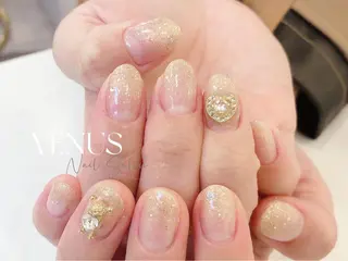 ショート VENUS Nail ★池袋徒歩2分のネイルデザイン