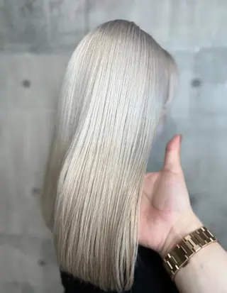 セミロング カラー mimiiy梅田 中崎町ハイトーンのヘアスタイル