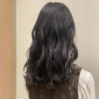 ロング カラー カジュアルを女っぽく 𝗮𝘆𝗮𝗰𝗼のヘアスタイル
