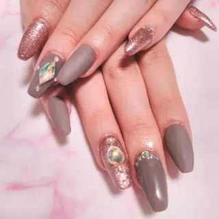 ネイル エステとネイル ローズコンフォートのネイルデザイン