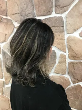 ミディアム カラー エリアNo.1カラー ⭐️hikaru⭐️のヘアスタイル