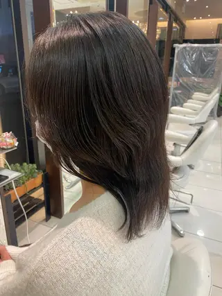 カラー 内山 歩美のヘアスタイル