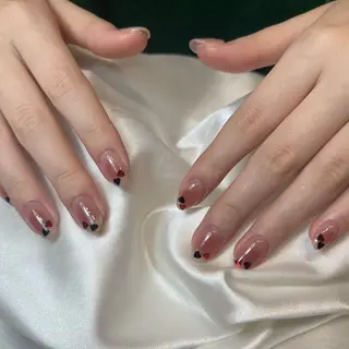 ミディアム salon de Tiara 碧のネイルデザイン