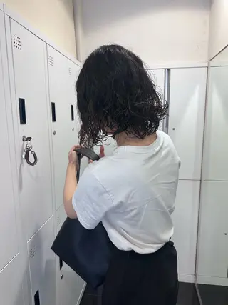 ミディアム パーマ ブリーチカラー/ベー ジュ/Hono🦖のヘアスタイル