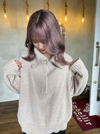 セミロング カラー 赤みなしオリーブ ハイトーン×レイヤーのヘアスタイル