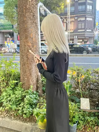 セミロング インク 美容院のヘアスタイル