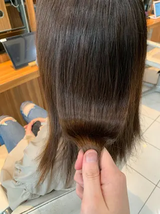 セミロング パーマ 白髪ぼかしハイライト 柳川拓哉のヘアスタイル