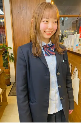 セミロング クロスパーマ× 透明感カラー✂︎のヘアスタイル