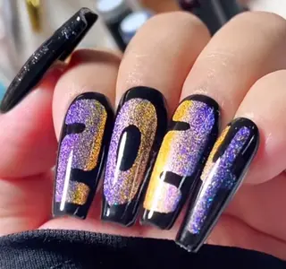 ネイル pink ladyサロン所属・べ にのネイルデザイン