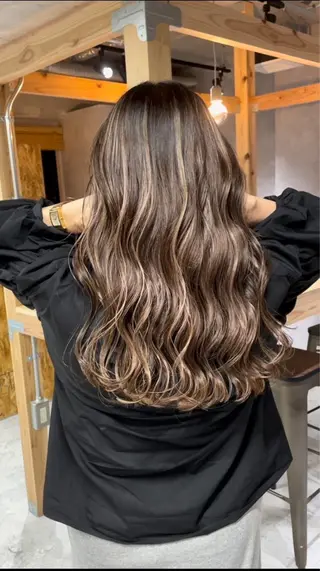 ロング eMir... 武蔵小杉所属・新舘 怜奈のヘアスタイル