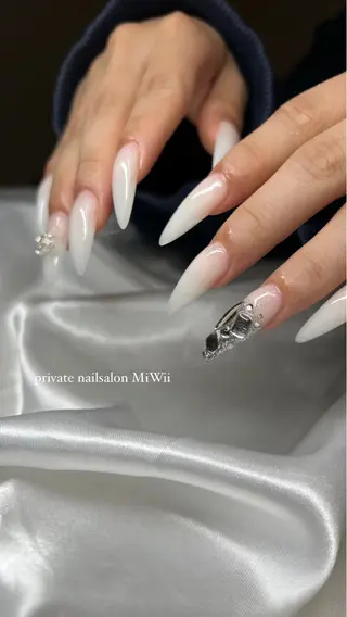 ネイル 𝐧𝐚𝐢𝐥 𝐌𝐢𝐖𝐢𝐢のネイルデザイン