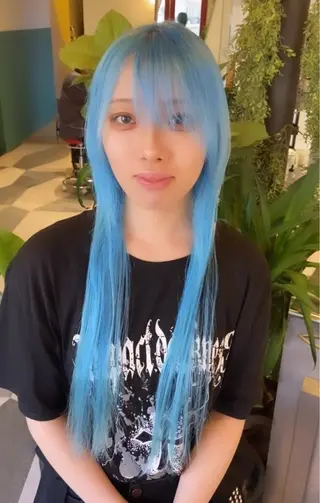 ロング Moana Lua所属・ブリーチカラー🩵 YUANのヘアスタイル